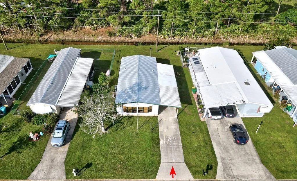 Photo of 1373 Barefoot Circle