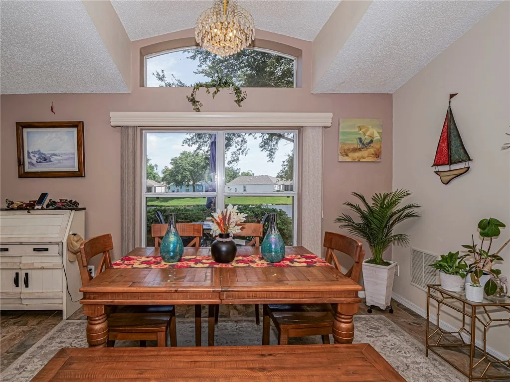 Photo of 1360 10th Manor