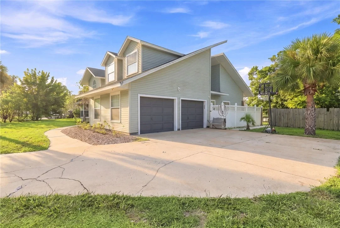 Photo of 7451 16th Manor