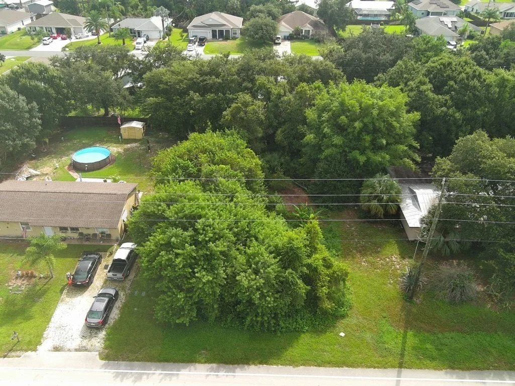 Photo of 649 Roseland Road