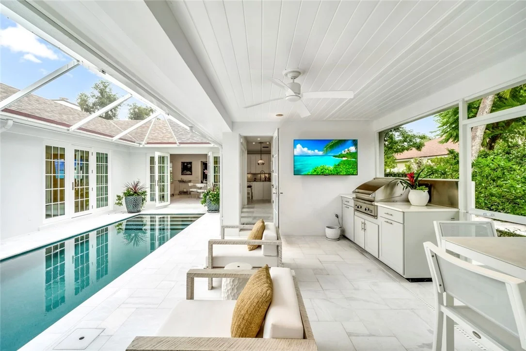 Photo of 615 Riomar Drive