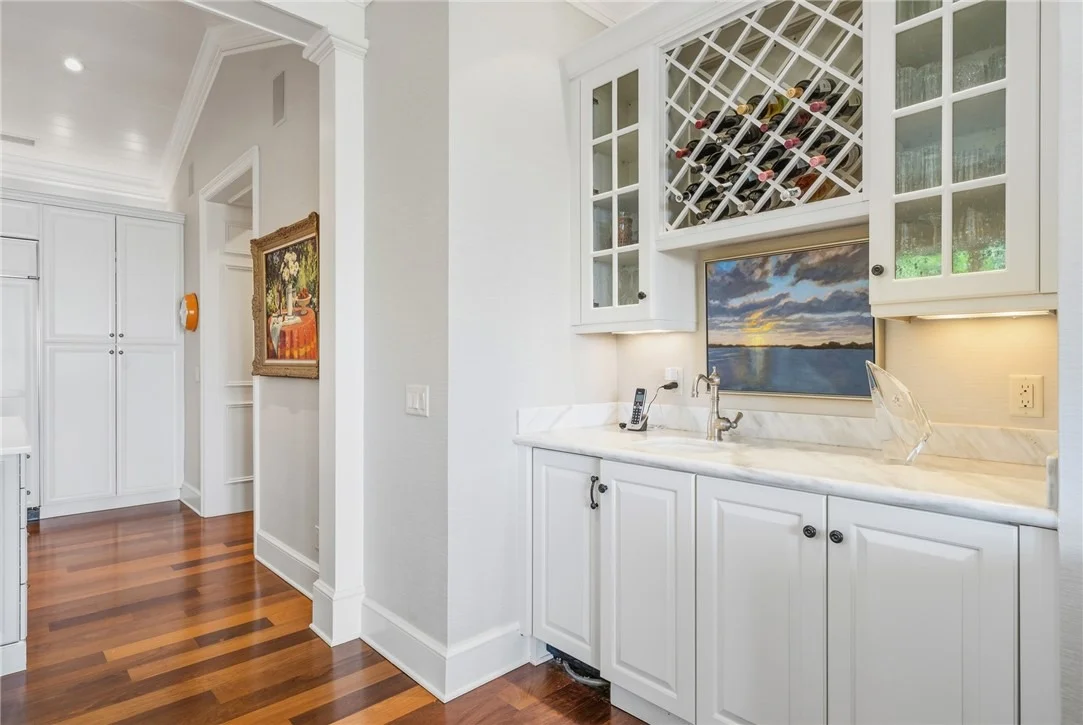 Photo of 995 Winding River Road