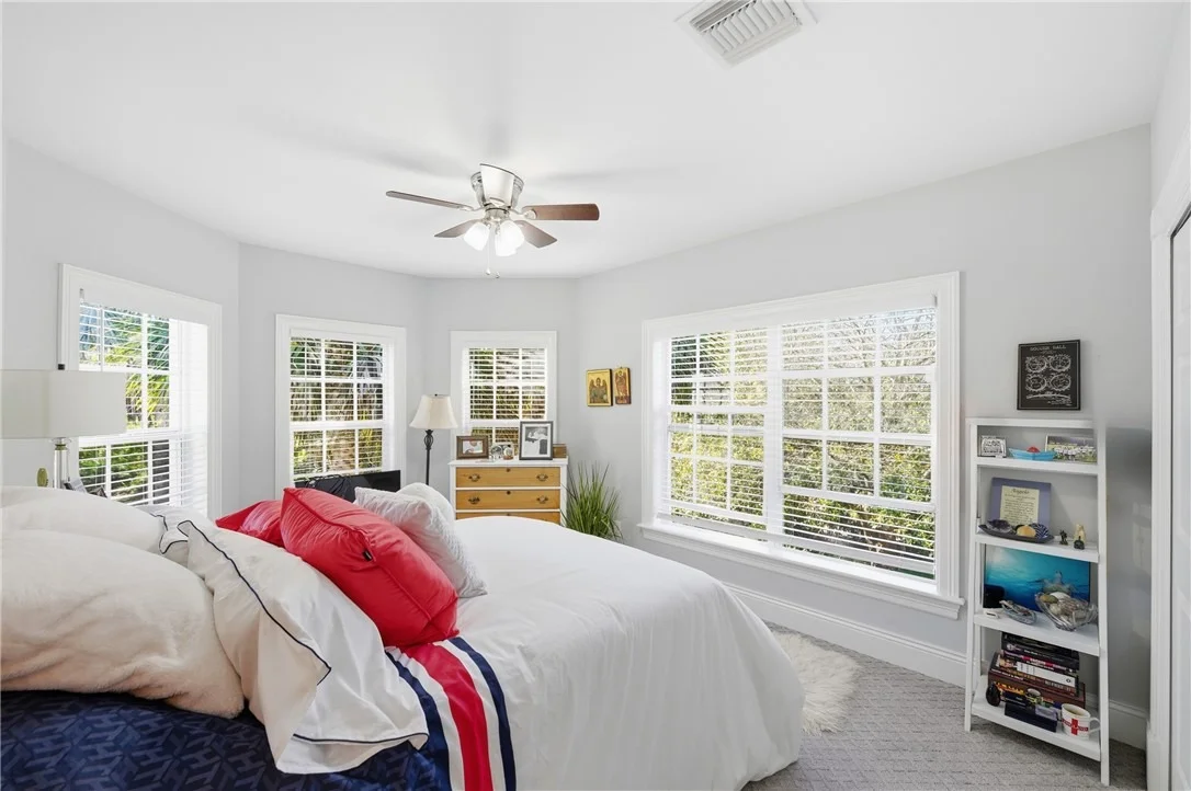 Photo of 881 Robin Lane