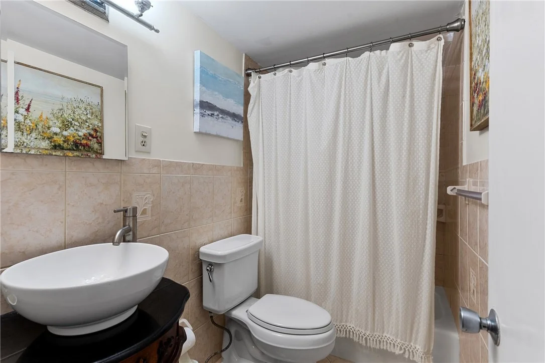 Photo of 560 Acacia Road