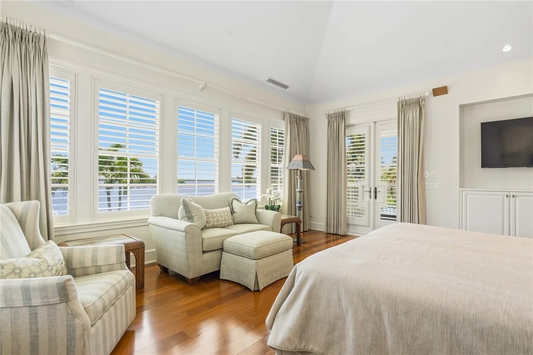 Photo of 995 Winding River Road