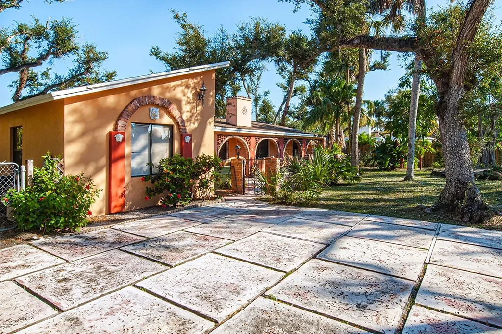 Photo of 575 Acacia Road