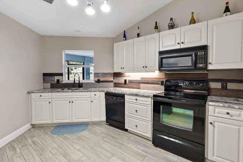 Photo of 774 Belfast Terrace