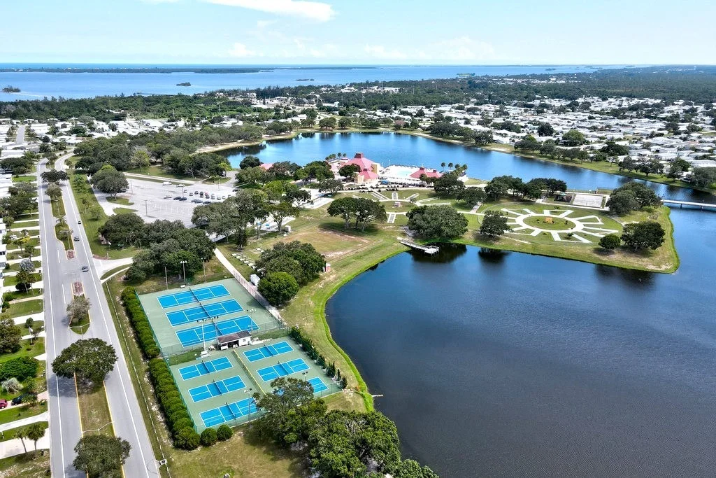 Photo of 1373 Barefoot Circle
