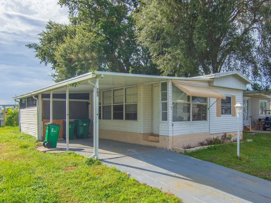 Photo of 703 Lark Drive