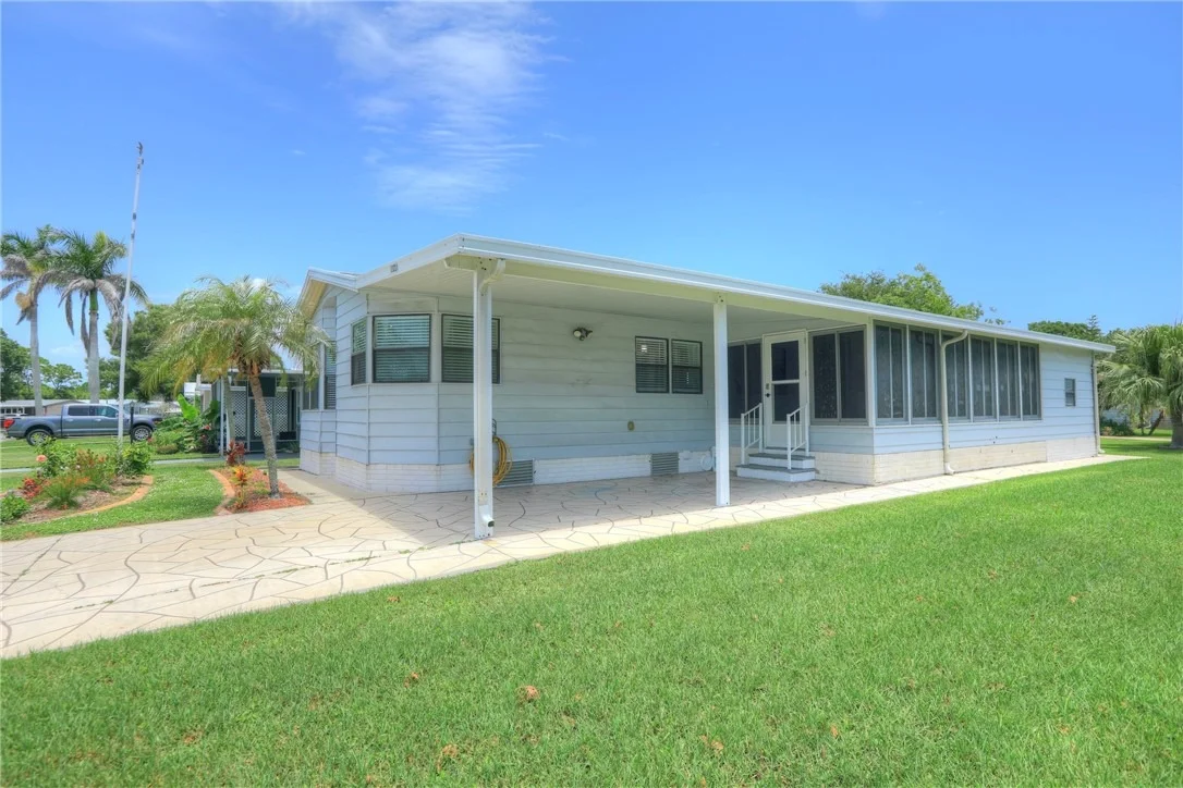 Photo of 1300 Barefoot Circle