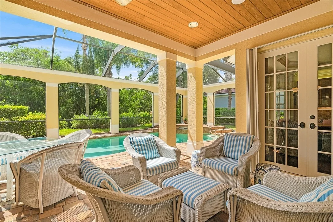 Photo of 360 Lakeview Way
