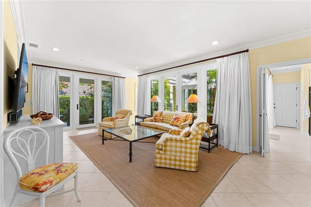 Photo of 625 Riomar Drive