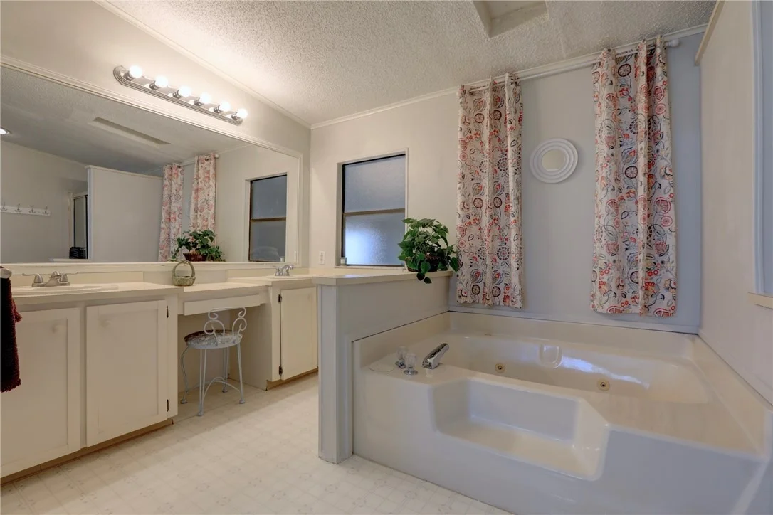 Photo of 1300 Barefoot Circle