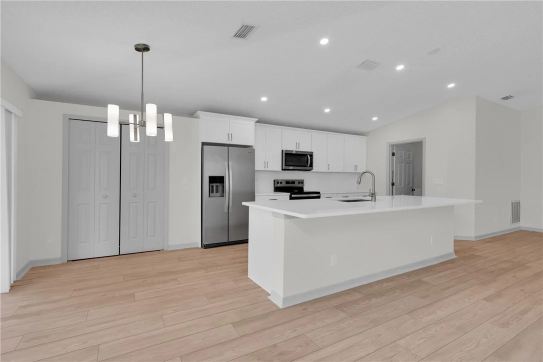 Photo of 1415 10th Manor