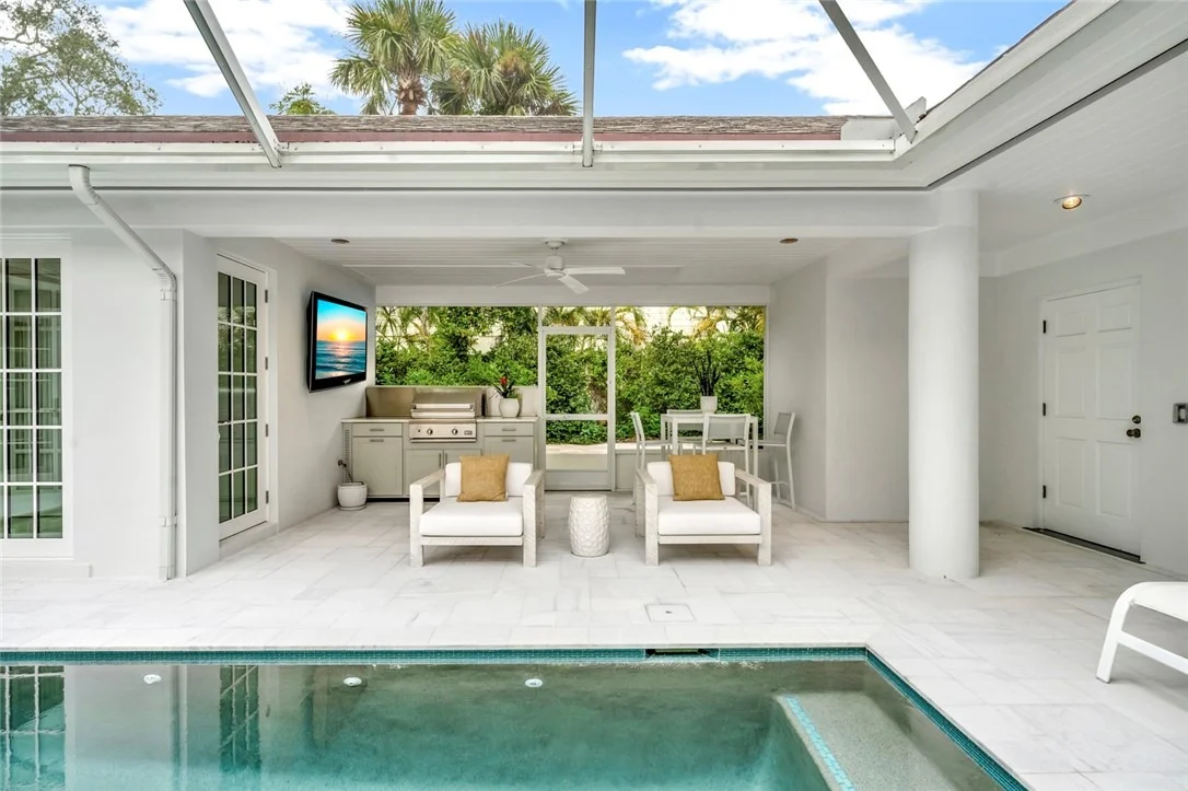 Photo of 615 Riomar Drive