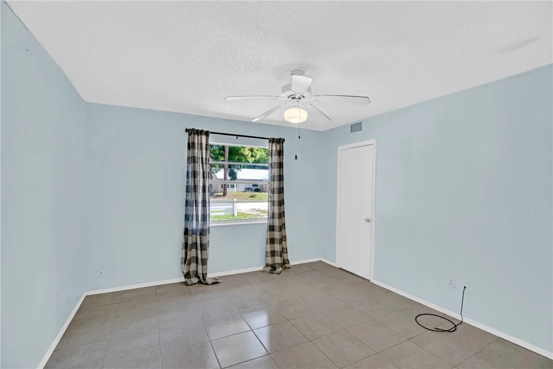 Photo of 3245 2nd Place