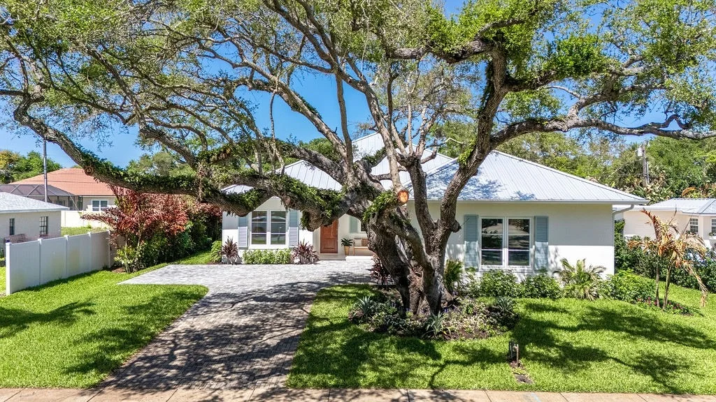 Photo of 775 Acacia Road