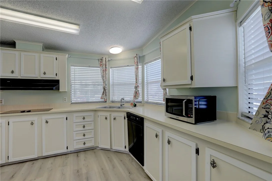 Photo of 1300 Barefoot Circle