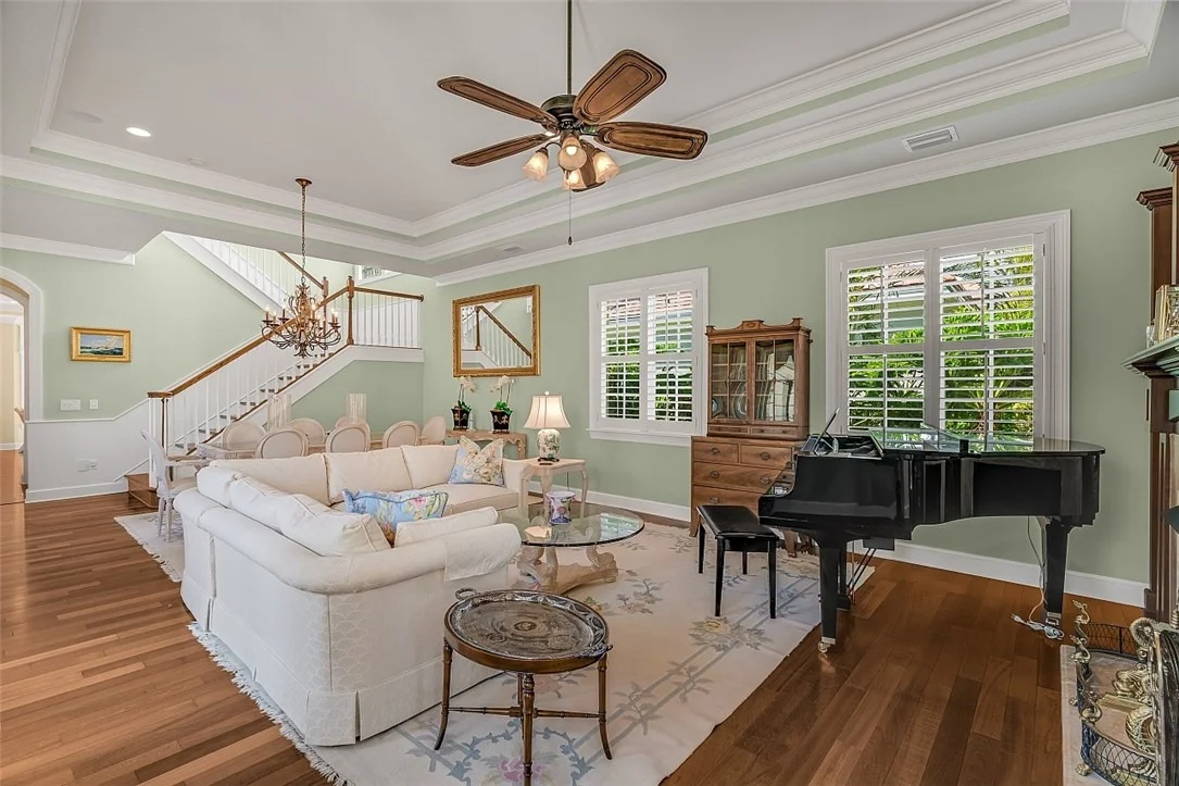 Photo of 360 Lakeview Way