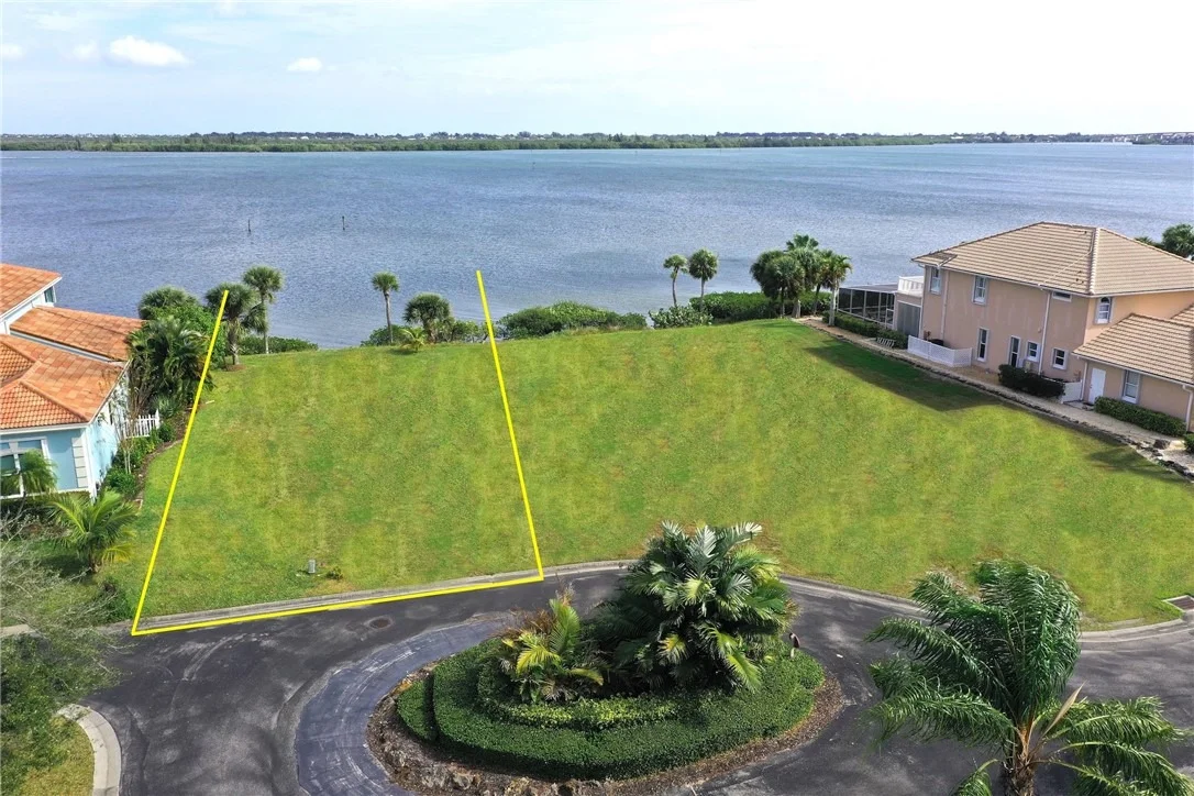Photo of 9518 Riverside Drive