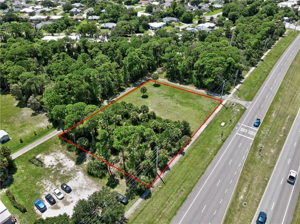 Photo of 477 Sebastian Boulevard