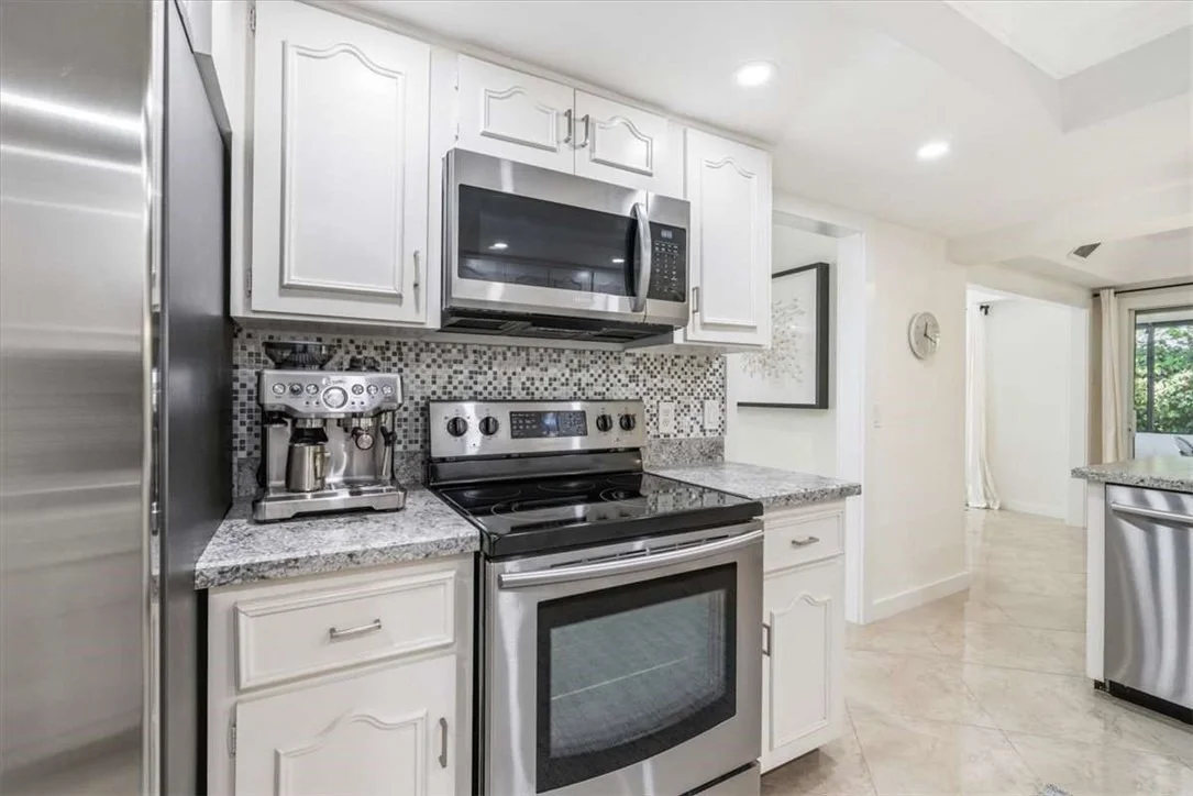 Photo of 405 Eugenia Road