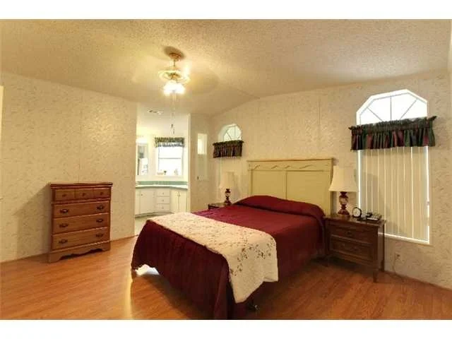 Photo of 1209 Barefoot Bl