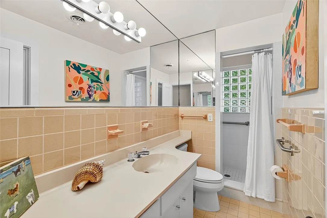 Photo of 456 Eugenia Road