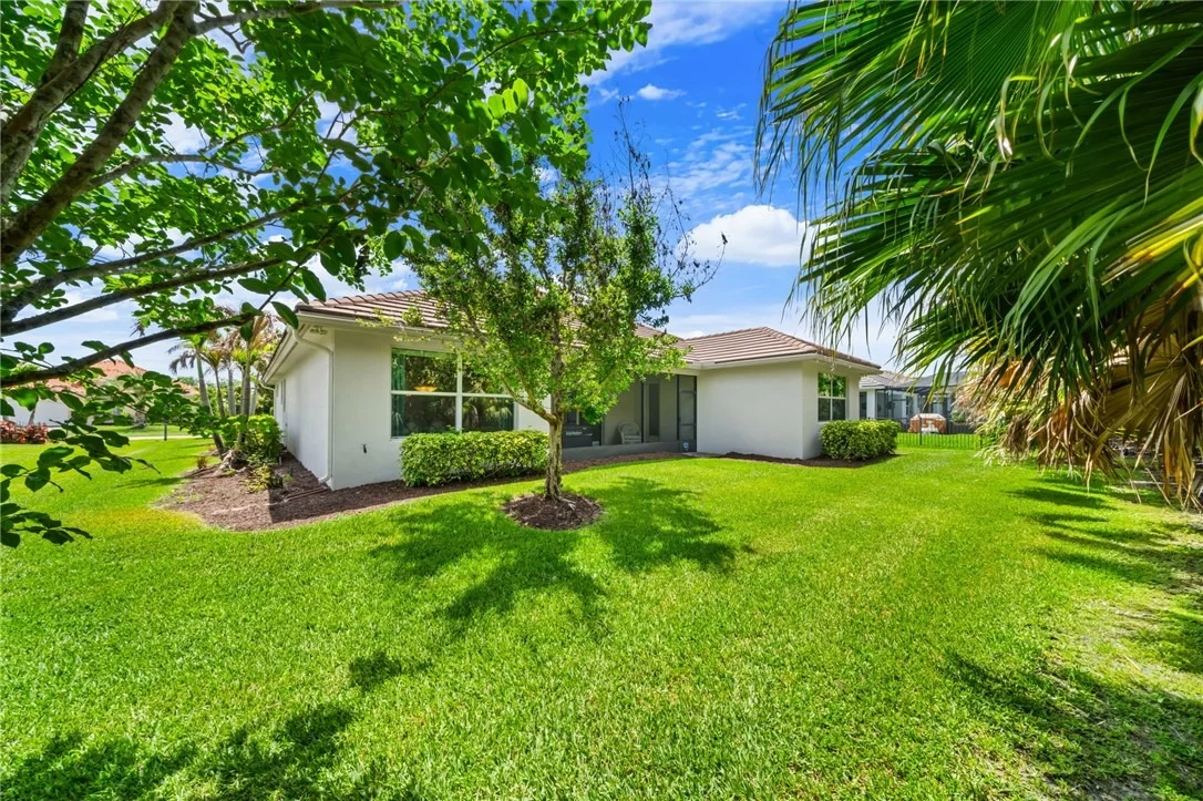 Photo of 1095 Camelot Way