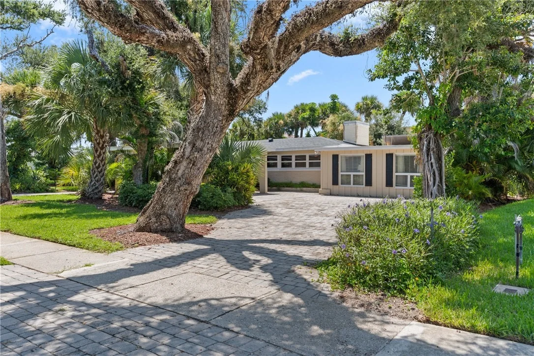 Photo of 560 Acacia Road