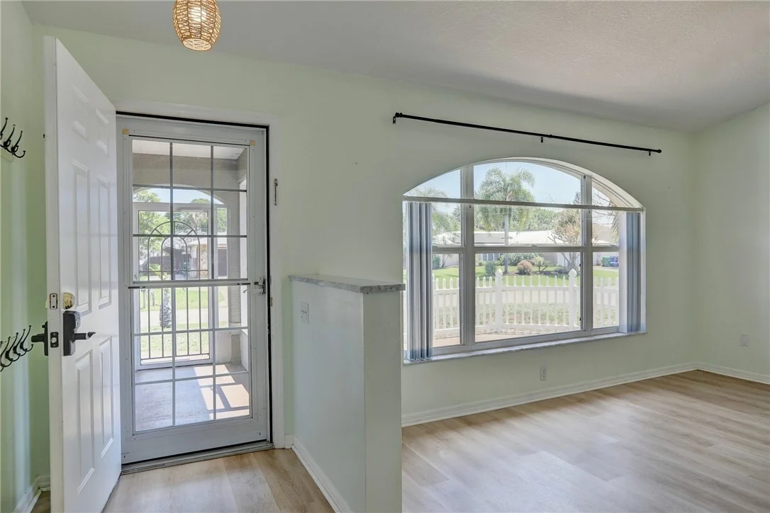 Photo of 243 Dickens Avenue
