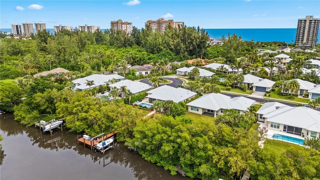 Photo of 3929 Shoreside Drive