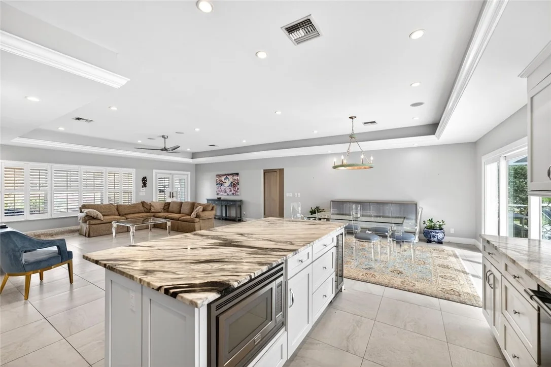 Photo of 965 Beacon Lane