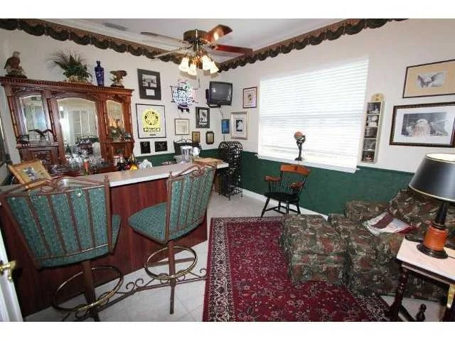 Photo of 395 Live Oak Drive