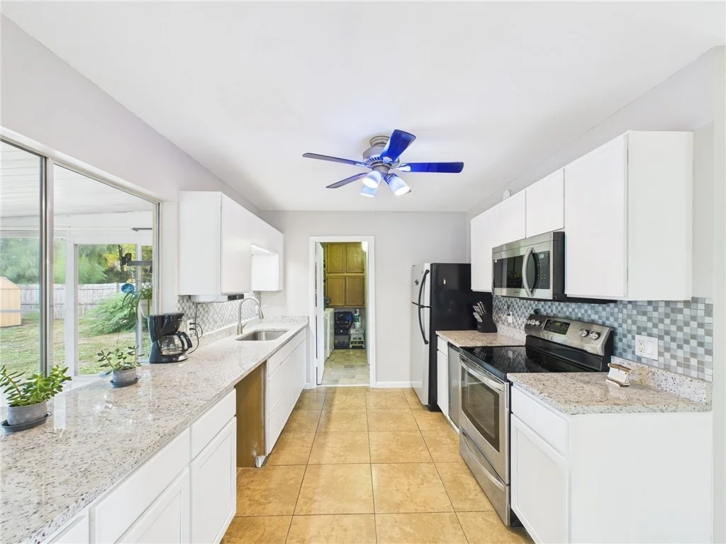 Photo of 1490 Mariposa Drive NE