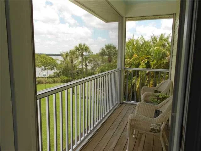 Photo of 395 Live Oak Drive