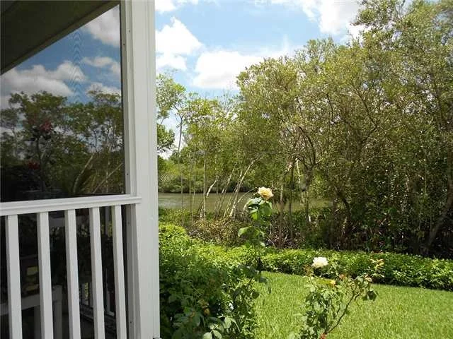 Photo of 395 Live Oak Drive