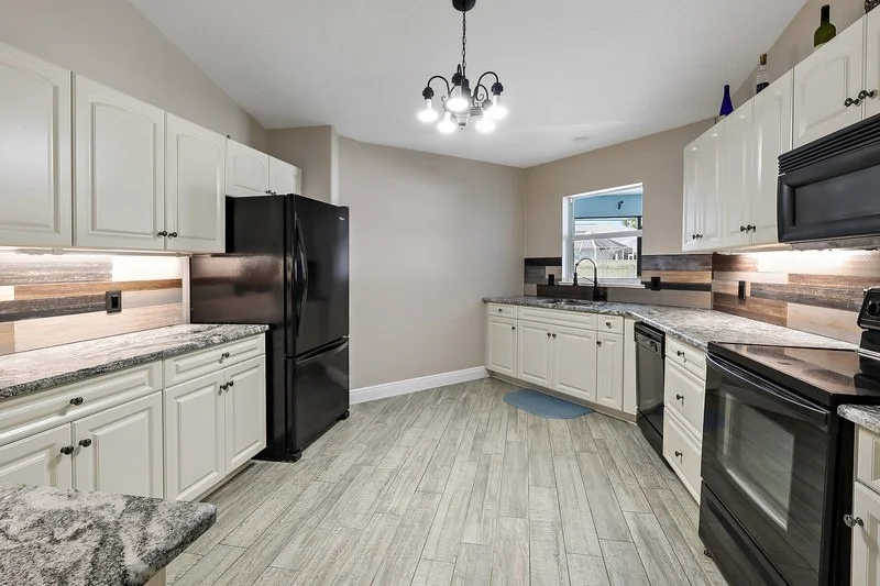 Photo of 774 Belfast Terrace