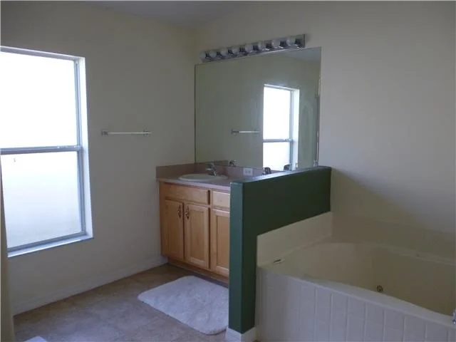 Photo of 877 Greenleaf Creek