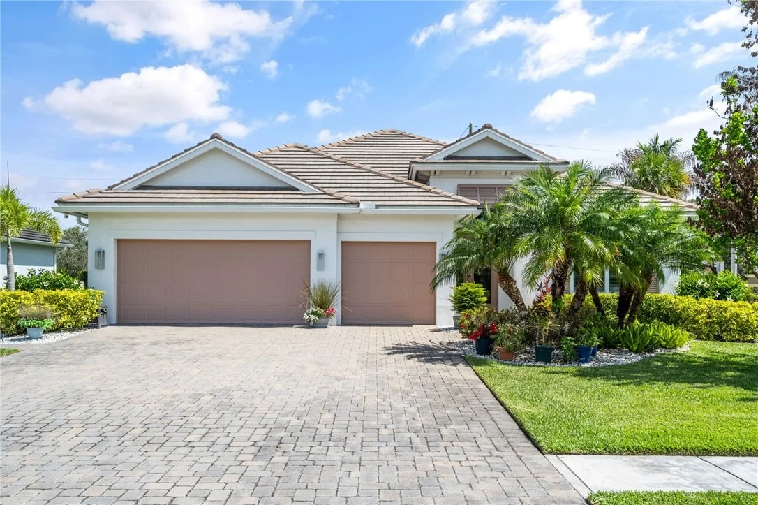 Photo of 1195 Camelot Way
