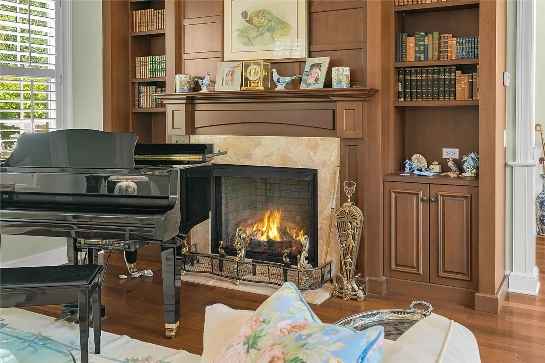 Photo of 360 Lakeview Way