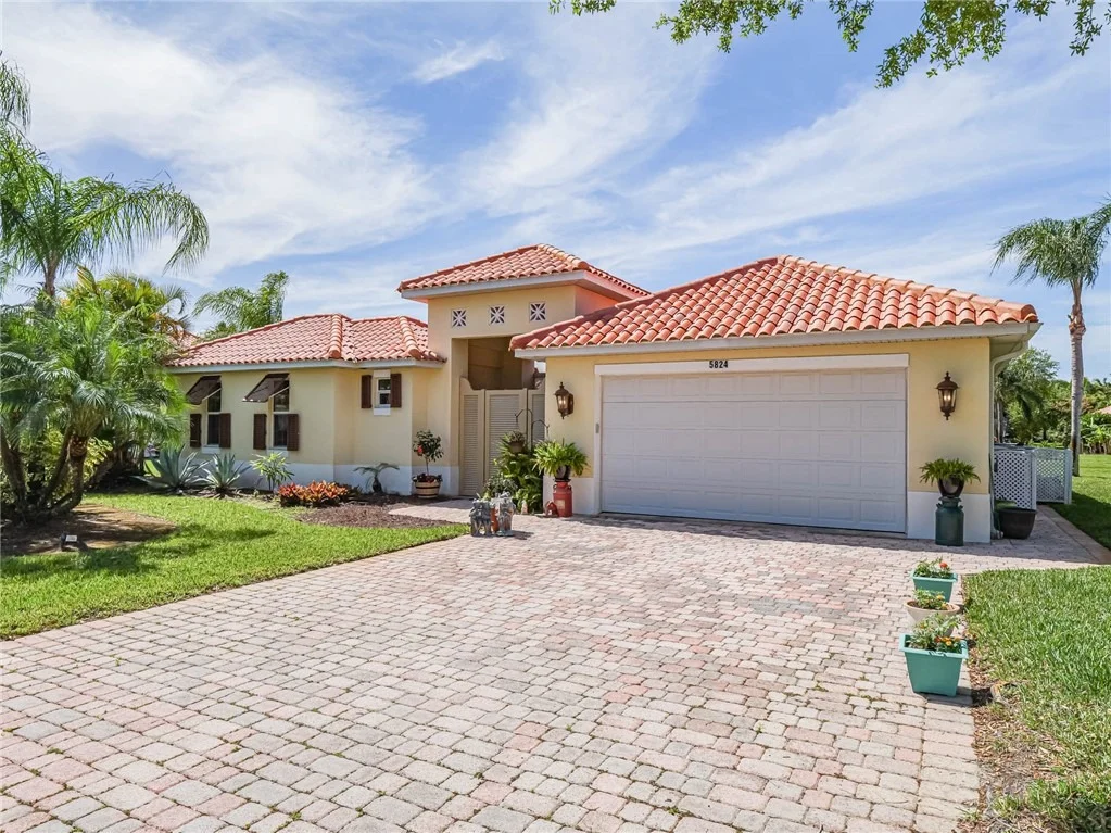 Photo of 5824 Pine Ridge Circle