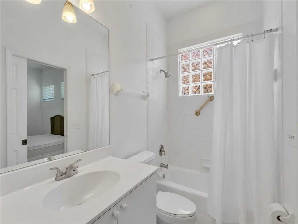 Photo of 1733 Victoria Circle
