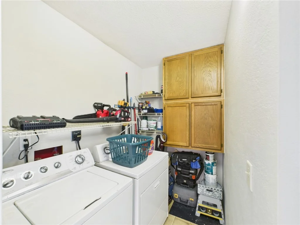 Photo of 1490 Mariposa Drive NE