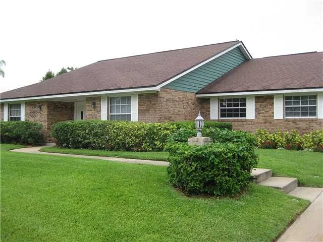 Photo of 835 32nd Avenue