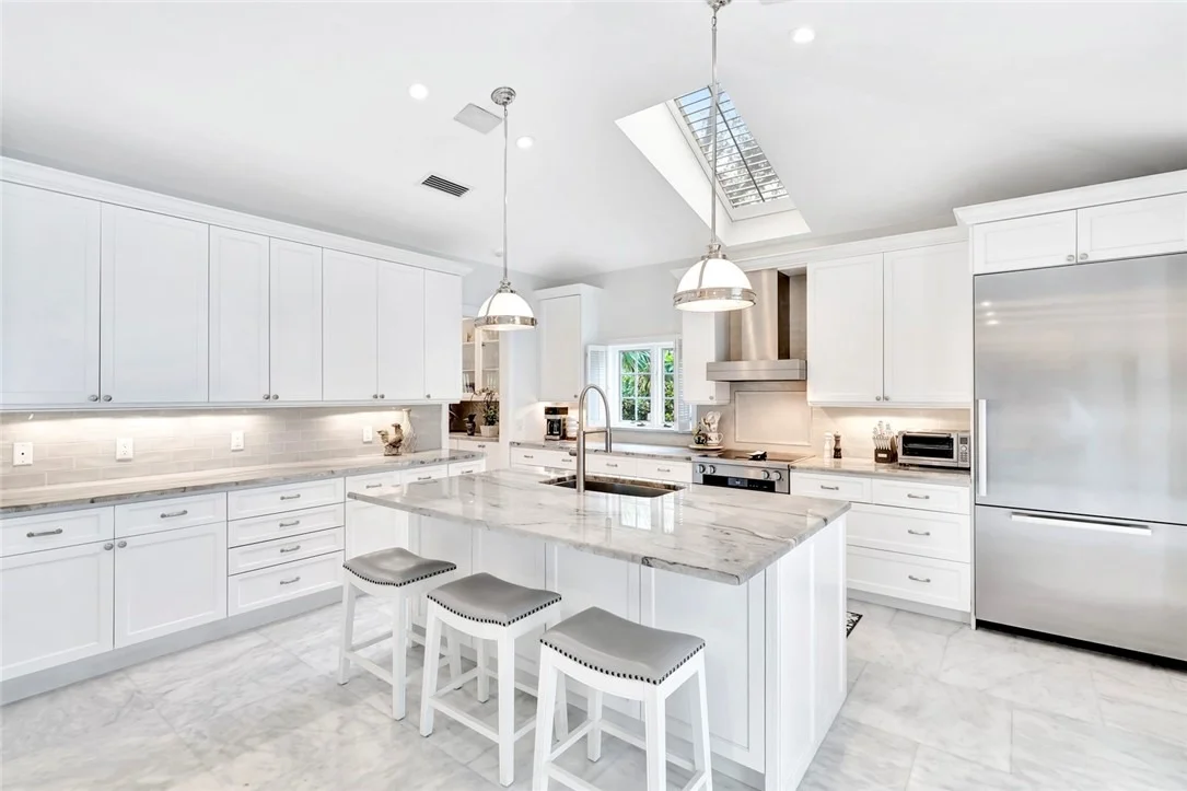 Photo of 615 Riomar Drive