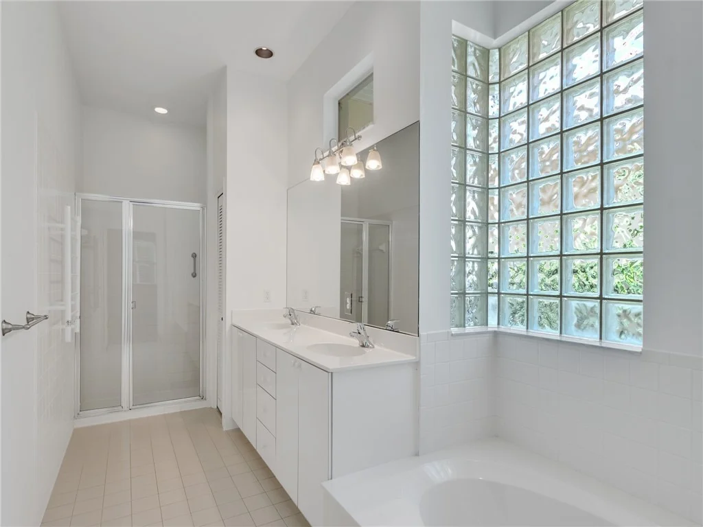 Photo of 1733 Victoria Circle
