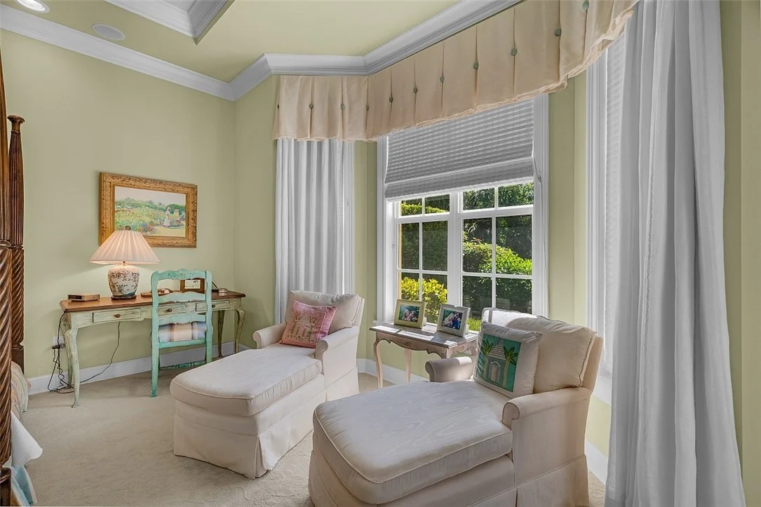 Photo of 360 Lakeview Way