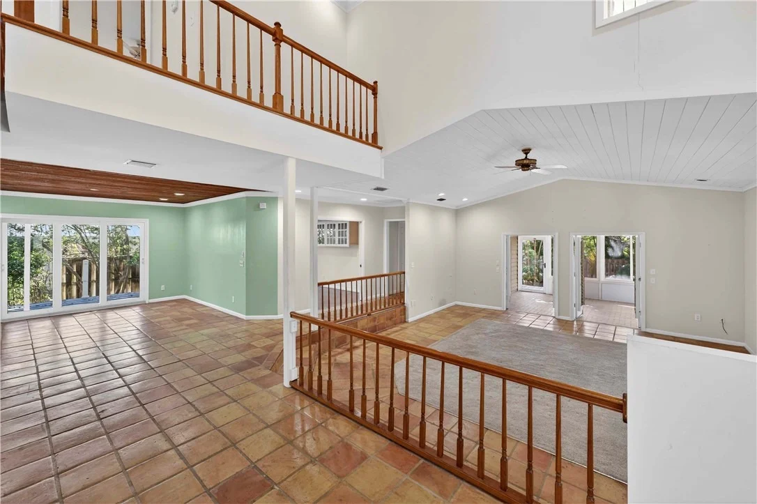 Photo of 950 Winding River Road