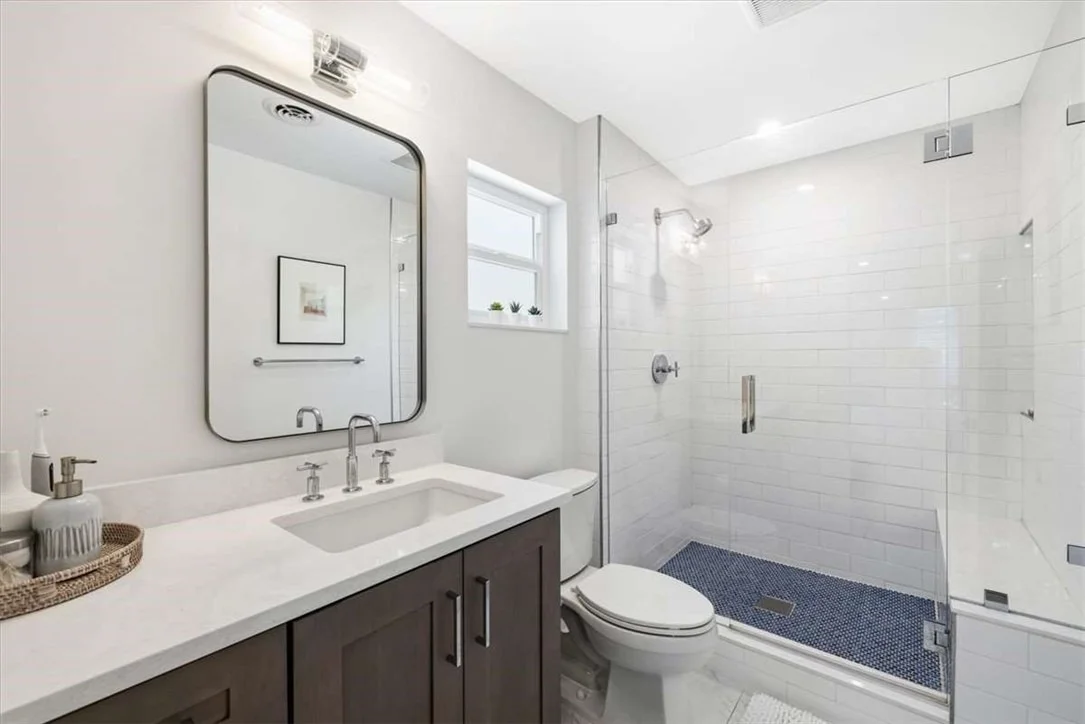 Photo of 405 Eugenia Road